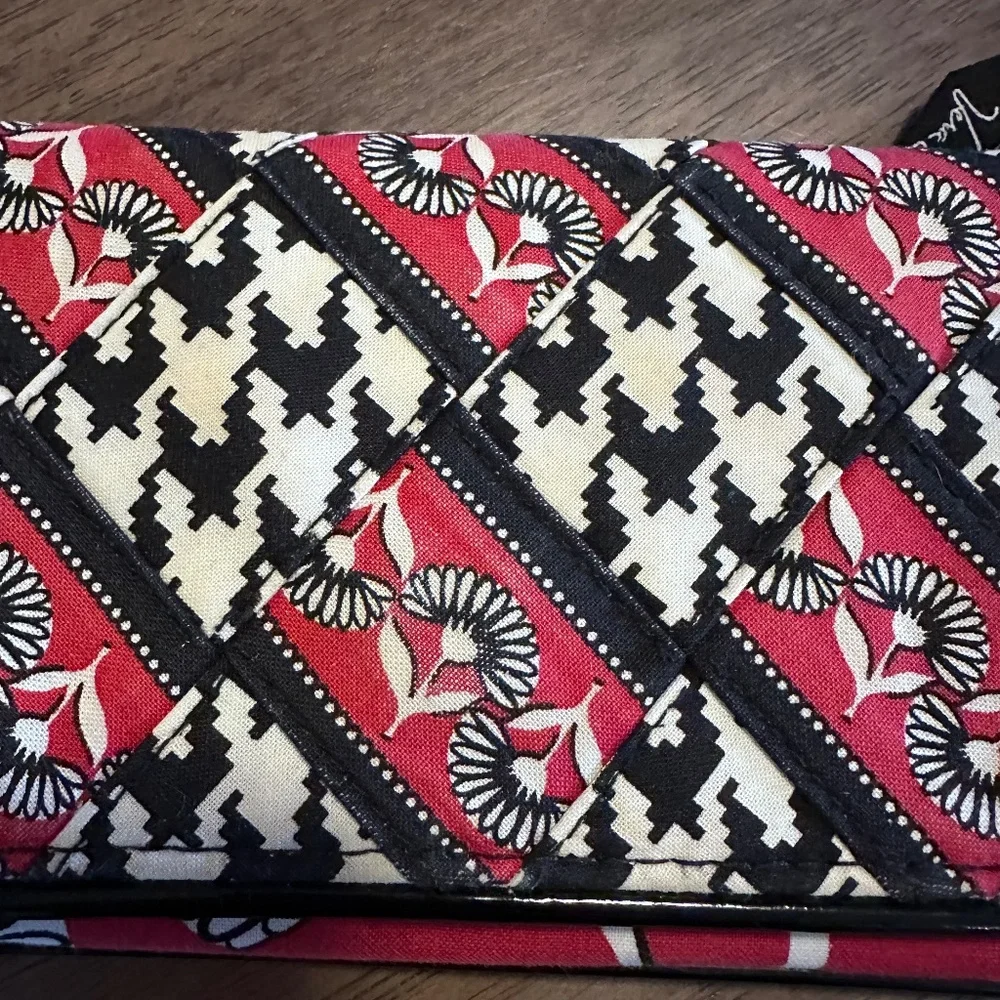 Vera Bradley Retired Deco Daisy & Houndstooth Wristlet Wallet w Checkbook Holder
